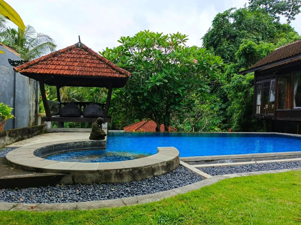 Lodge Malathi Homey House With Green View Ubud